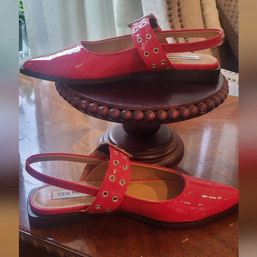 Steve Madden Graya Red Patent Flats with Strap Size, 10